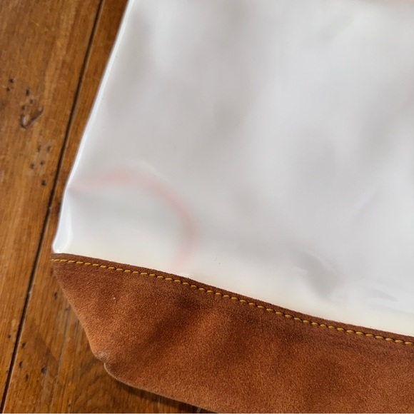 Dooney & Bourke White Patent Leather North/South Lee Tote Bag NWT! FLAW. - Picture 9 of 14